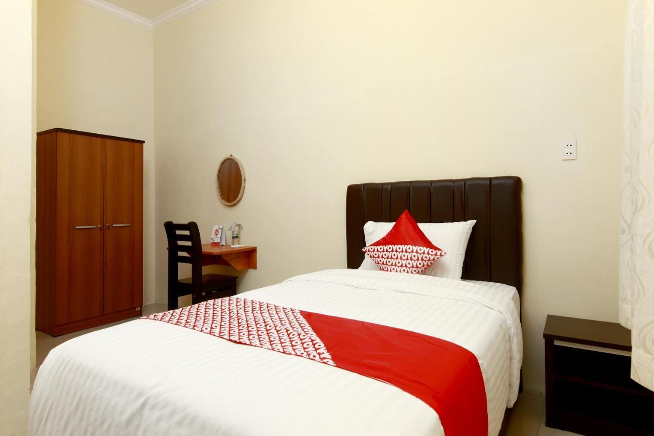 Oyo Life 1332 Almonsari Residence Medan Bagian luar foto
