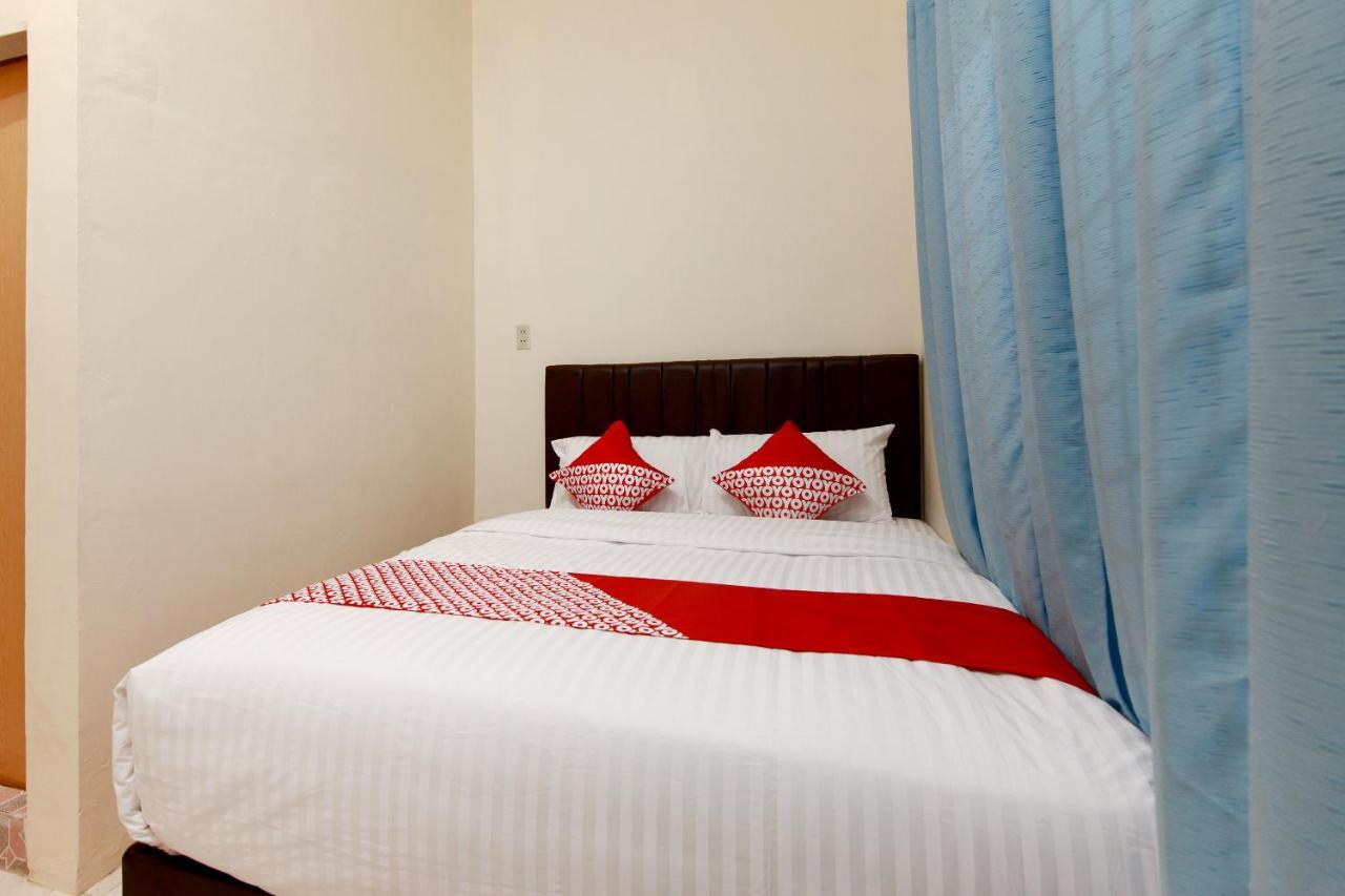 Oyo Life 1332 Almonsari Residence Medan Bagian luar foto